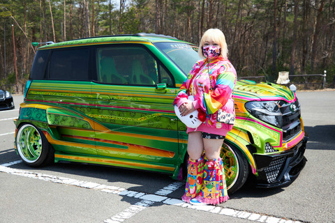 流石にここまでカスタマイズした車は馬鹿に出来ないしカッコええよな？？