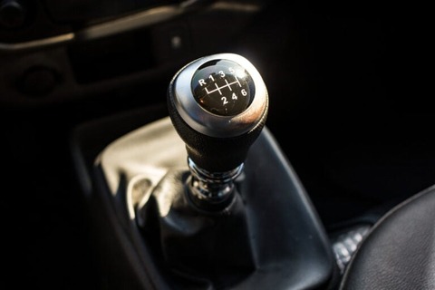 manual-transmission-car-768x512