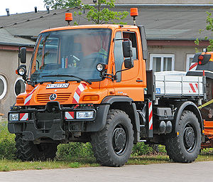 300px-Unimog_U400