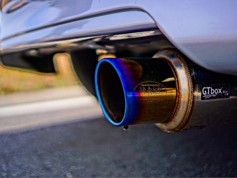 【画像】車のマフラー交換した結果ｗｗｗｗｗｗｗｗ