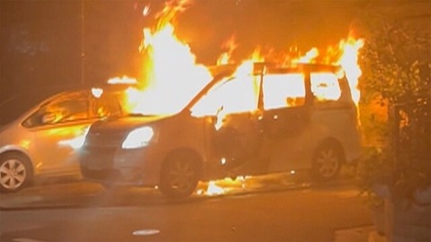 【動画】中国の電気自動車、ガチで炎上してしまう！！！！！！