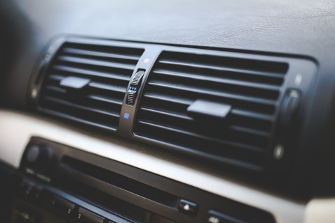 【知識】カーエアコンの外気導入と内気循環、車内がより冷えるのはどっち？