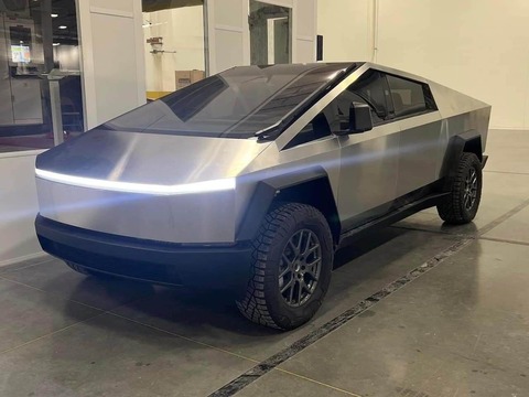 Tesla-Cybertruck-leak-photo-1