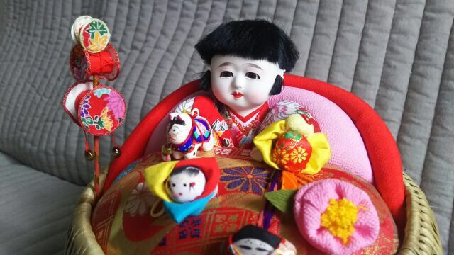 いづめ子人形 : ZIL520と黒猫の日本旅