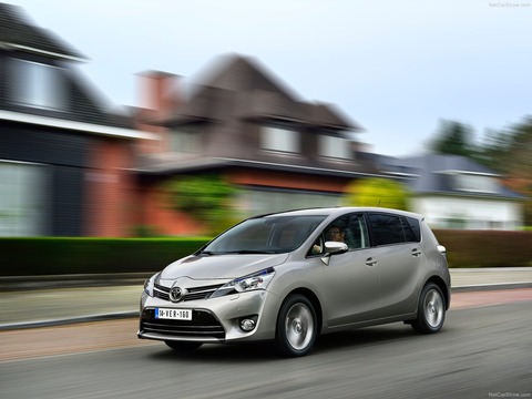 Toyota-Verso-2014-1600-07