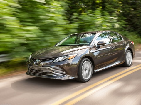 Toyota-Camry-2018-1600-21