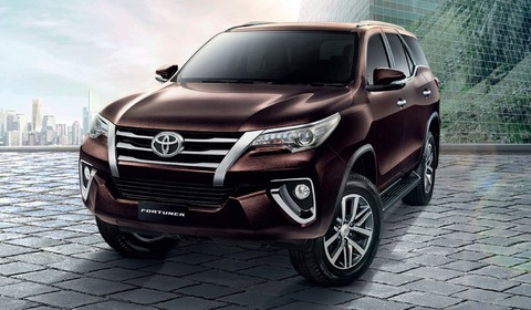 Toyota-Fortuner-1_09886991