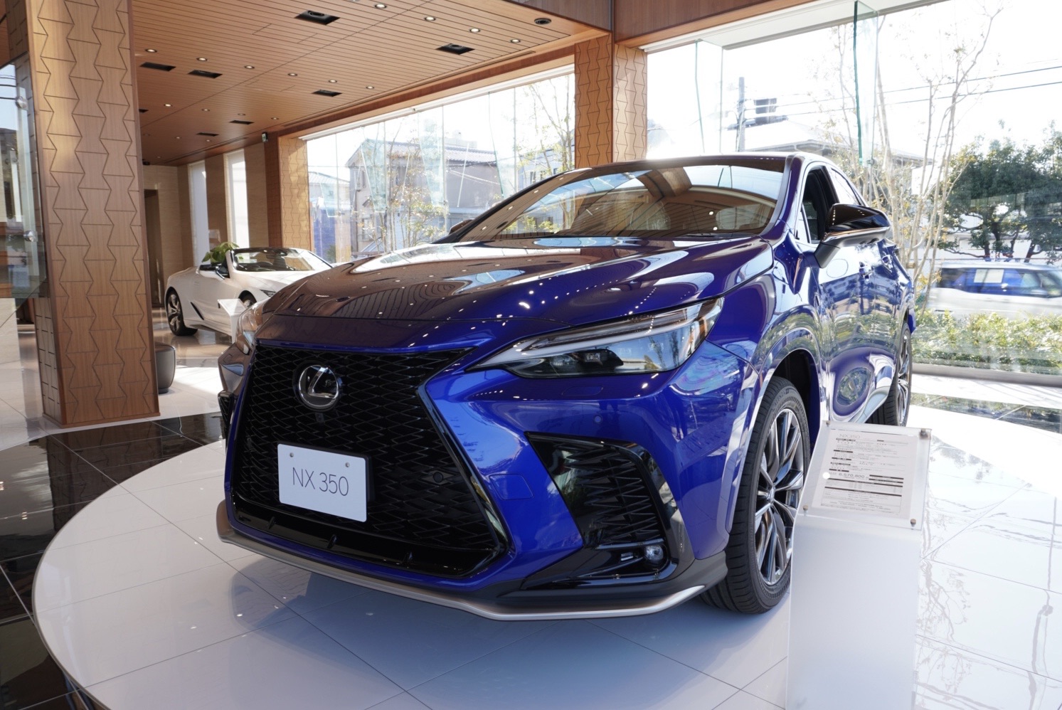 F SPORT専用モデル登場！レクサス新型NX350の展示車を見てきた