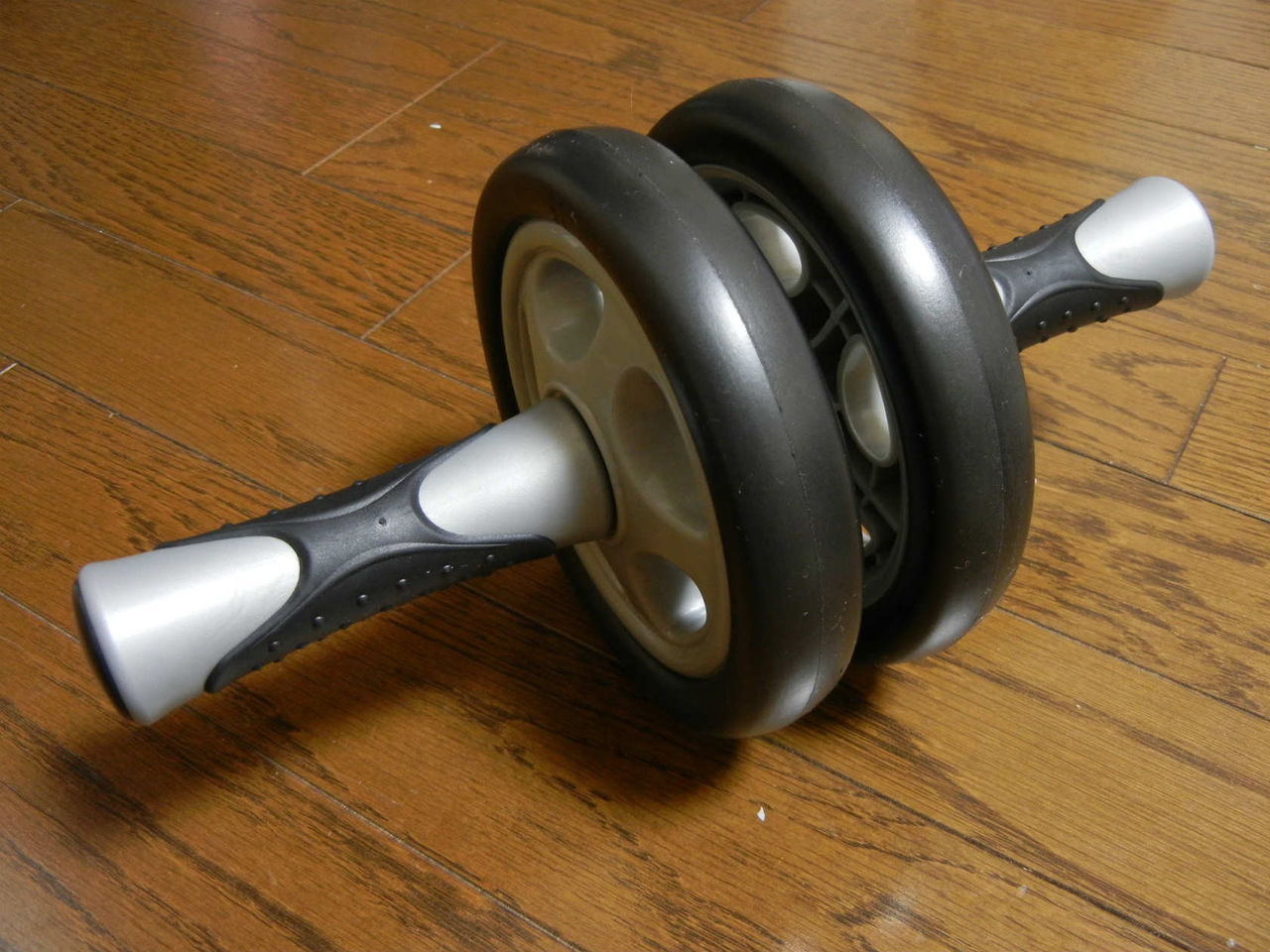 腹筋を鍛えるためにxystus ジスタス スリムトレーナーを買ってみた 腹筋ローラー 物欲専ム 腹筋を鍛えるためにxystus ジスタス スリムトレーナーを買ってみた 腹筋ローラー 物欲専ム