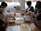 ②ペースト状の大豆を入れる