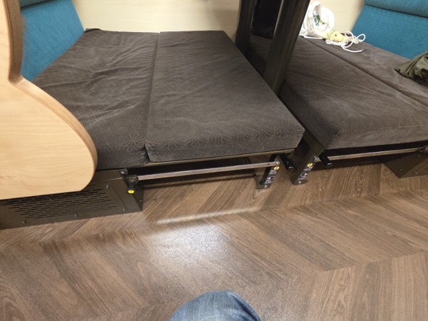 ��ư�Ǻ��ʤ�����Ф��ͻ�