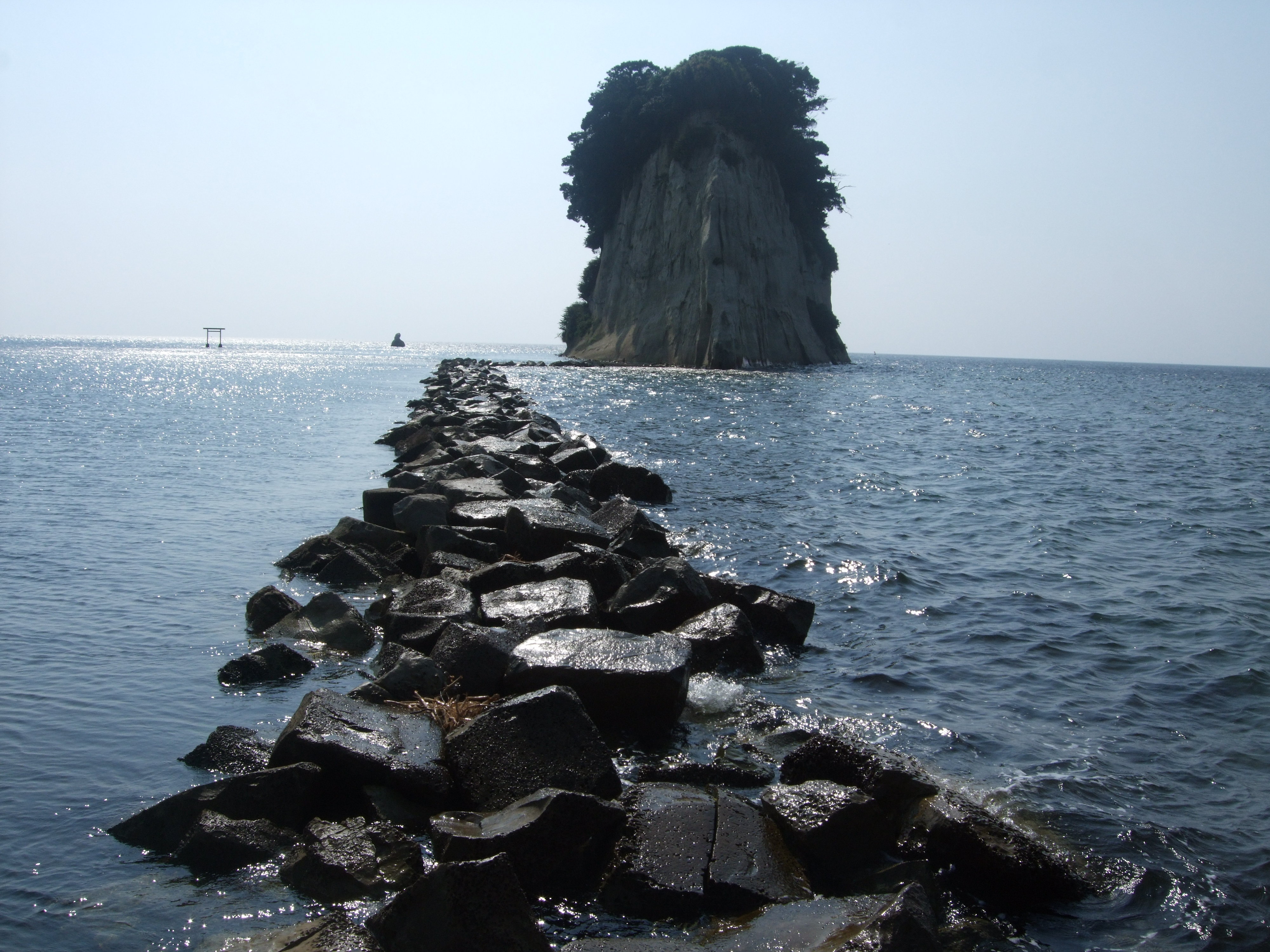 渡れそうで渡れない 能登半島の見附島に行ったときの話 能登半島旅行その あいまいだいありー