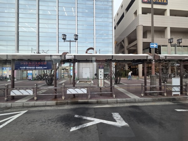 走行中の堺市駅周辺の景色