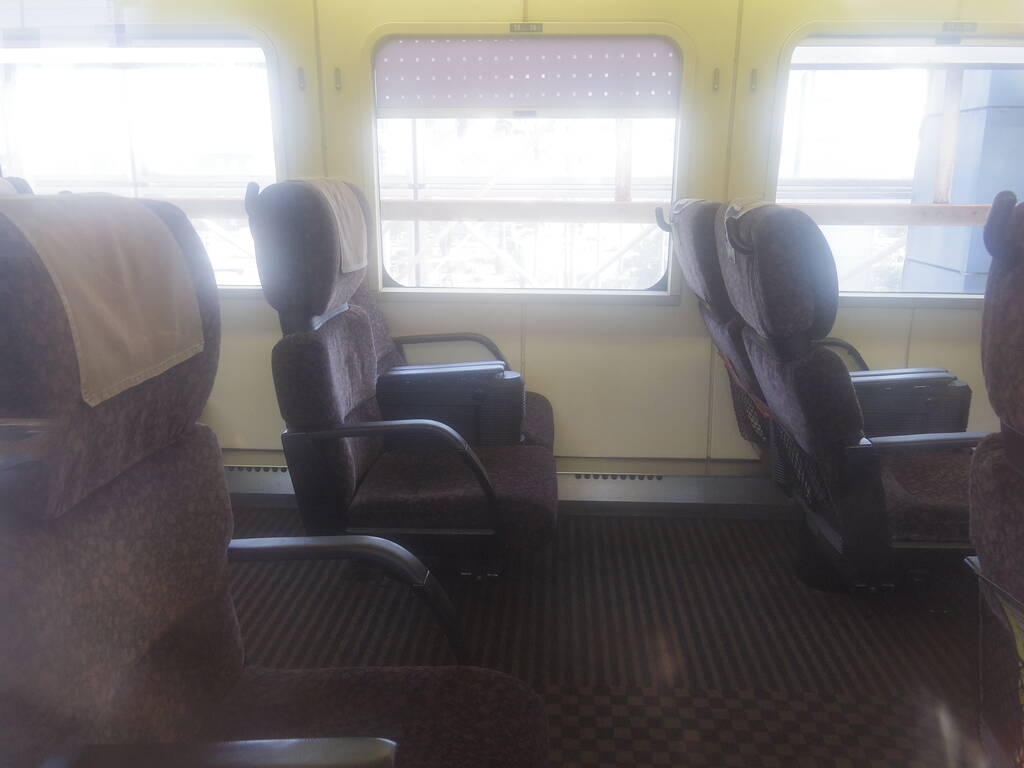 特急にちりん３号の乗車記 大分 宮崎 おすすめ車両の紹介 自由席のボックスシートについて にちりんシーガイアよりこれでいいのでは あいまいだいありー
