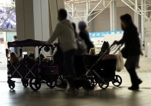 会場に急ぐワンコたち