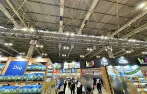 海外のフードメーカーの大きなブース