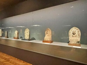 市立美術館の石仏コレクション
