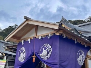 撫でウサギのお社