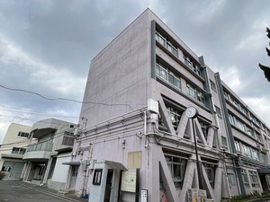 鎖屋兄弟たちの地元の小学校