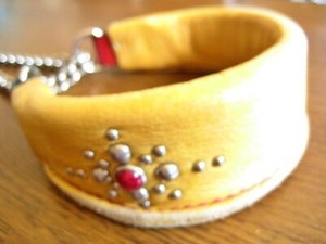 お直し加工したハーフチョーク首輪（ベージュ）