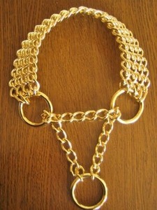 本金メッキ仕上げのオールメタルハーフチョーク首輪