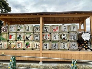 大神神社へのお供えの酒樽