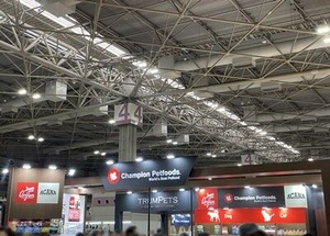 海外のドッグフードのブース