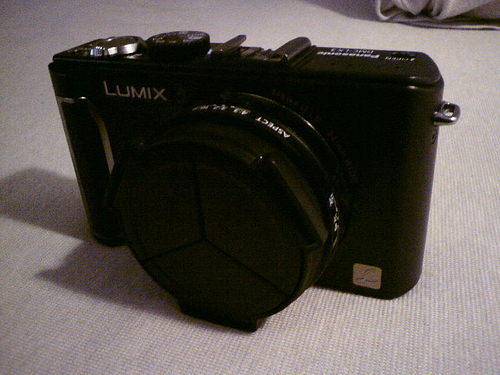 LX3にLC-1を装着 (閉じた状態)
