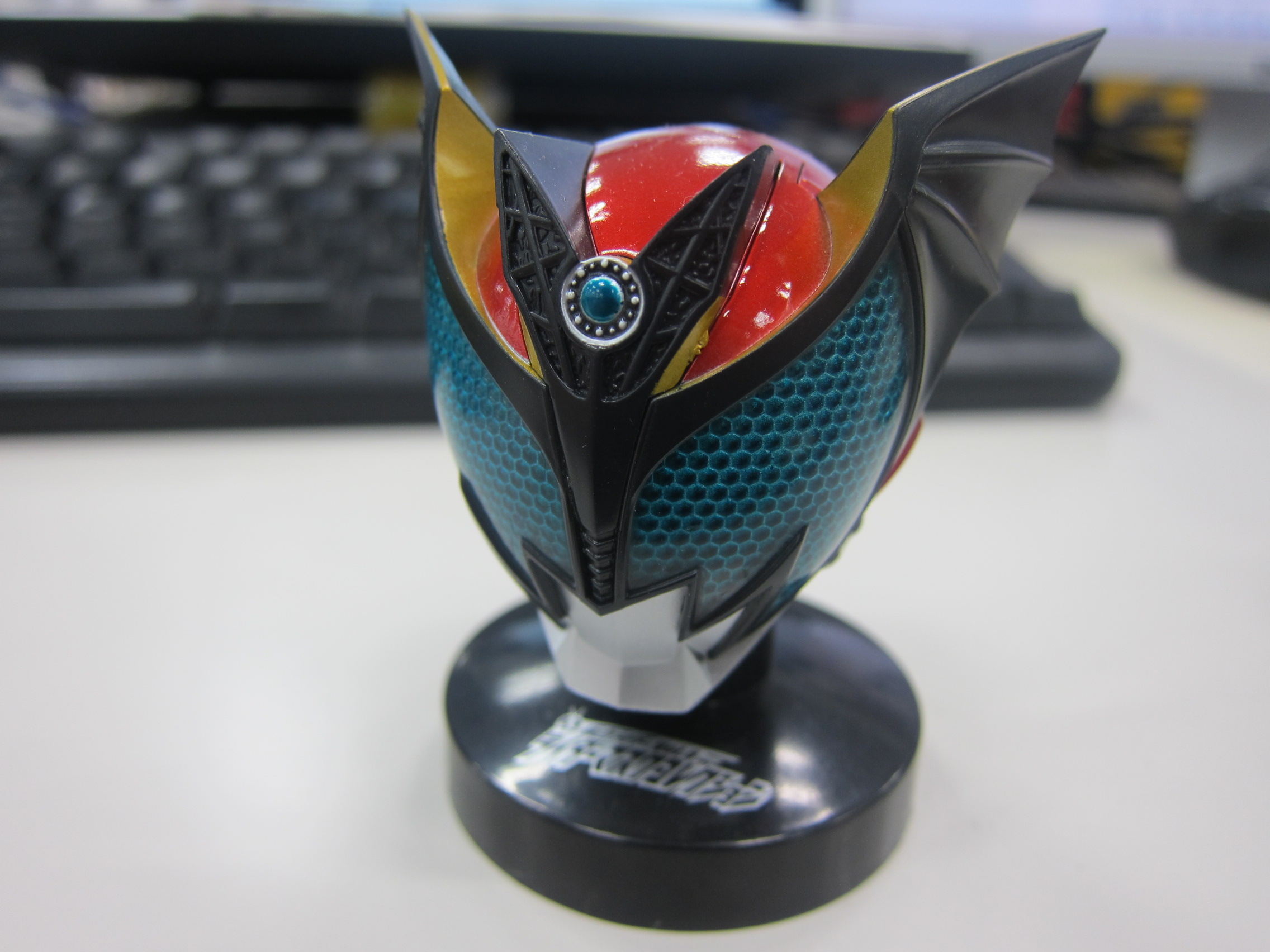 仮面ライダーマスクコレクションの仮面ライダーダークキバが素晴らしくカッコいい 941 Blog