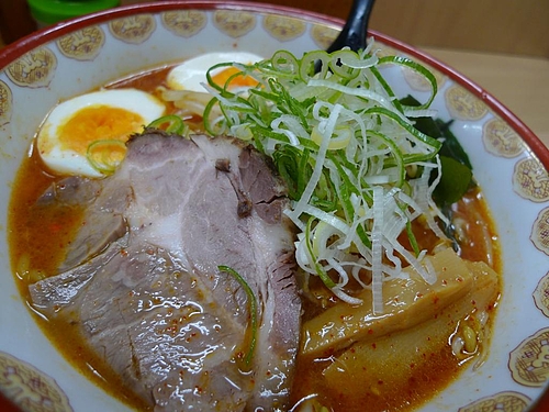 新宿源 鉄火麺 ゆで卵いり