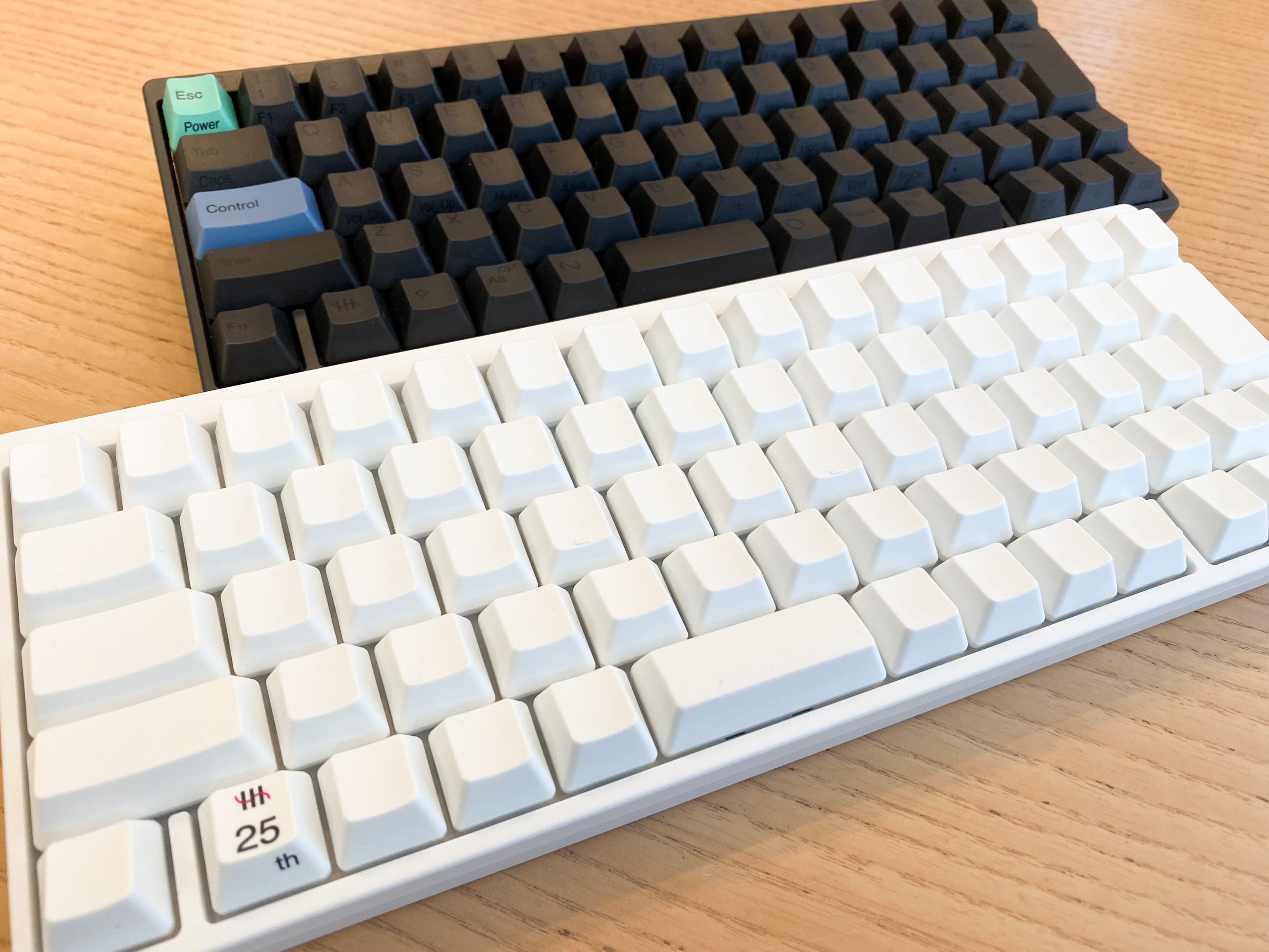 HHKB 生誕25周年特別記念モデル「Type-S 雪」＆「無刻印キートップ