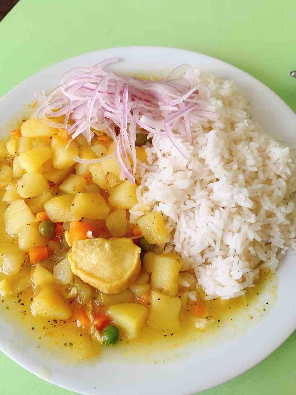 ペルー カウカウというじゃがいもシチュー 酔う子のユーラシア大陸お散歩ログ