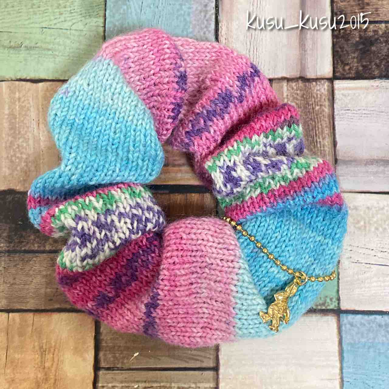 完成 棒針編みのシュシュ Kozuのラブリーシュシュ くっすんのすきなもの 仮