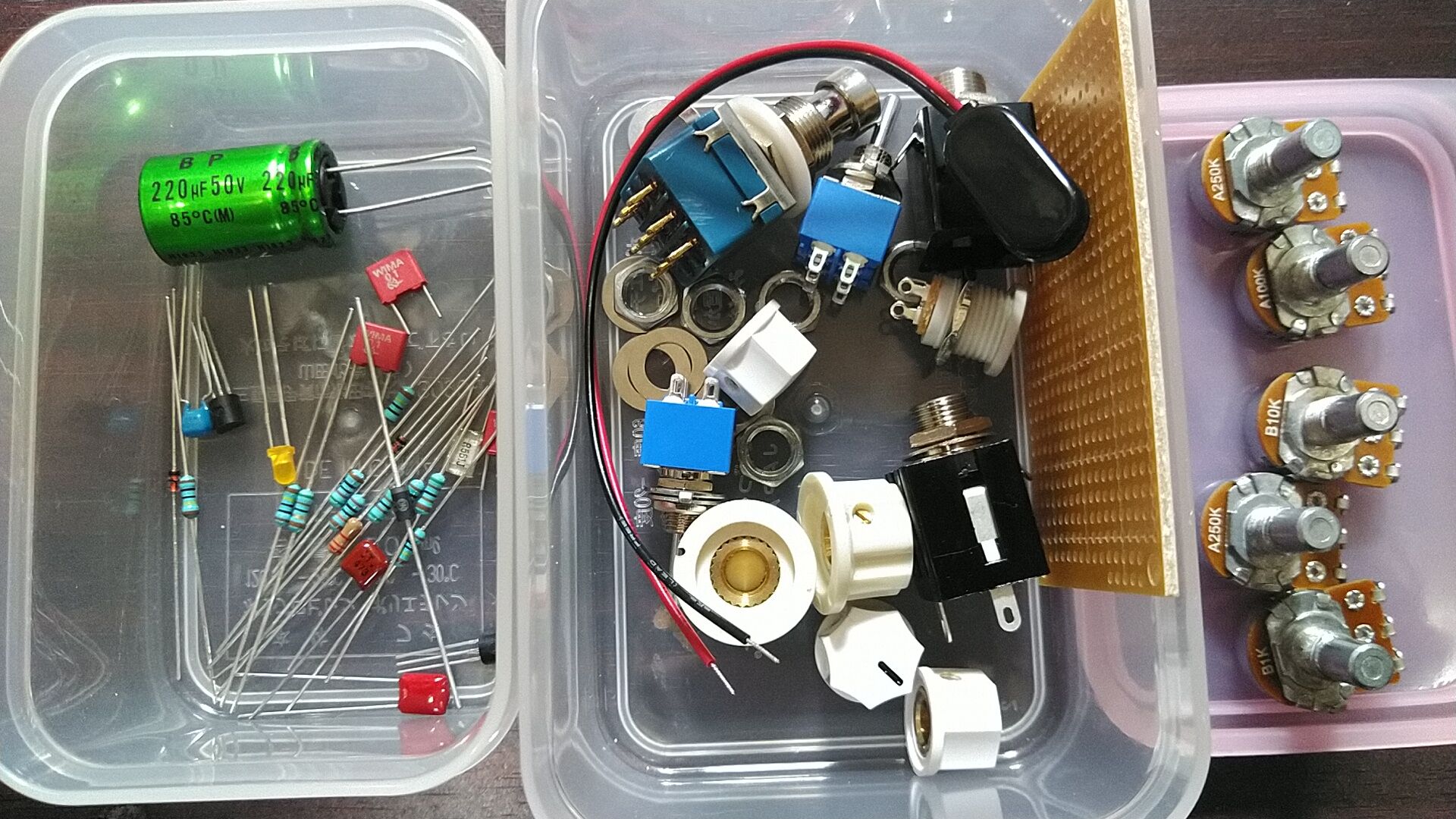 タッパーでプリアンプ作成 : くたくた製作所（未決定）