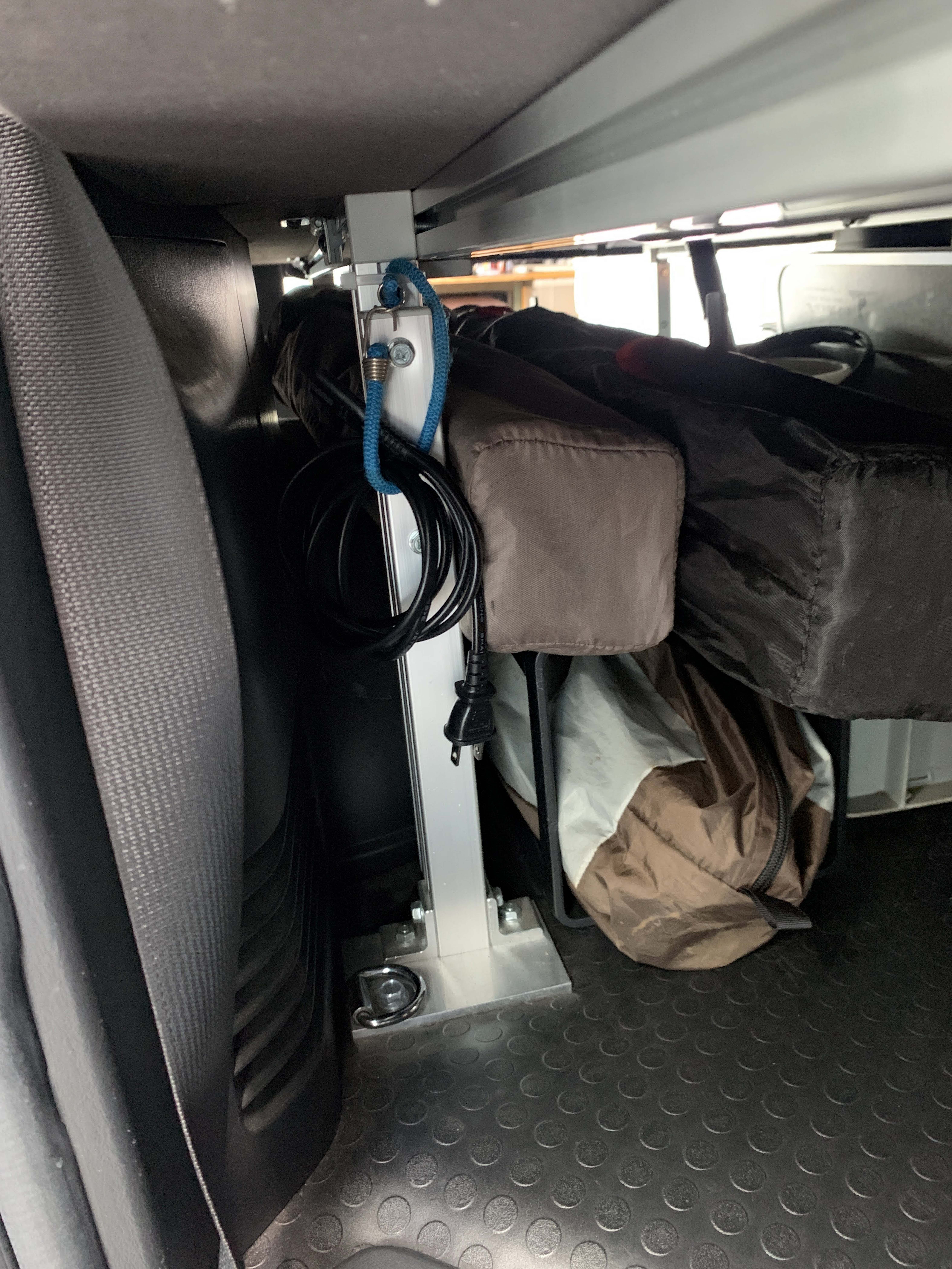 手作りハイエース運転席用のポーダブルエアコン用ダクト｜車・バイク・自転車