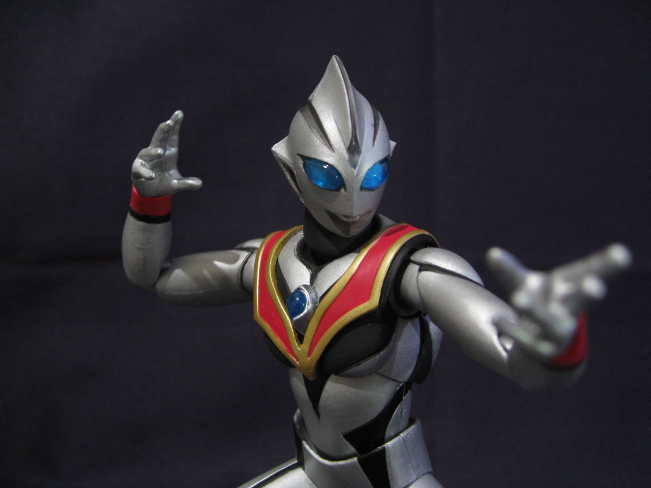ULTRA-ACT イーヴィルティガ Amazon.co.jp: TAMASHII NATIONS ULTRA-ACT イーヴィルティガ