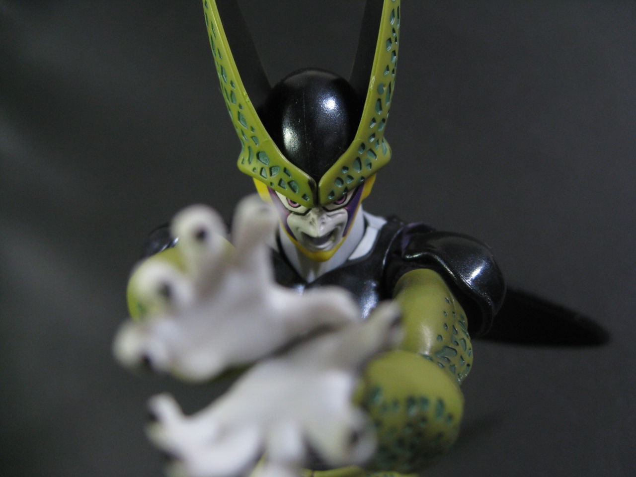 Trash Box S H Figuarts セル完全体