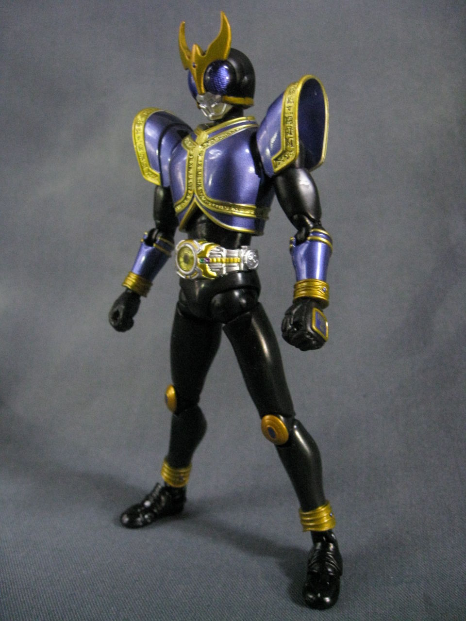 Trash Box S H Figuarts 仮面ライダークウガ ライジングタイタン