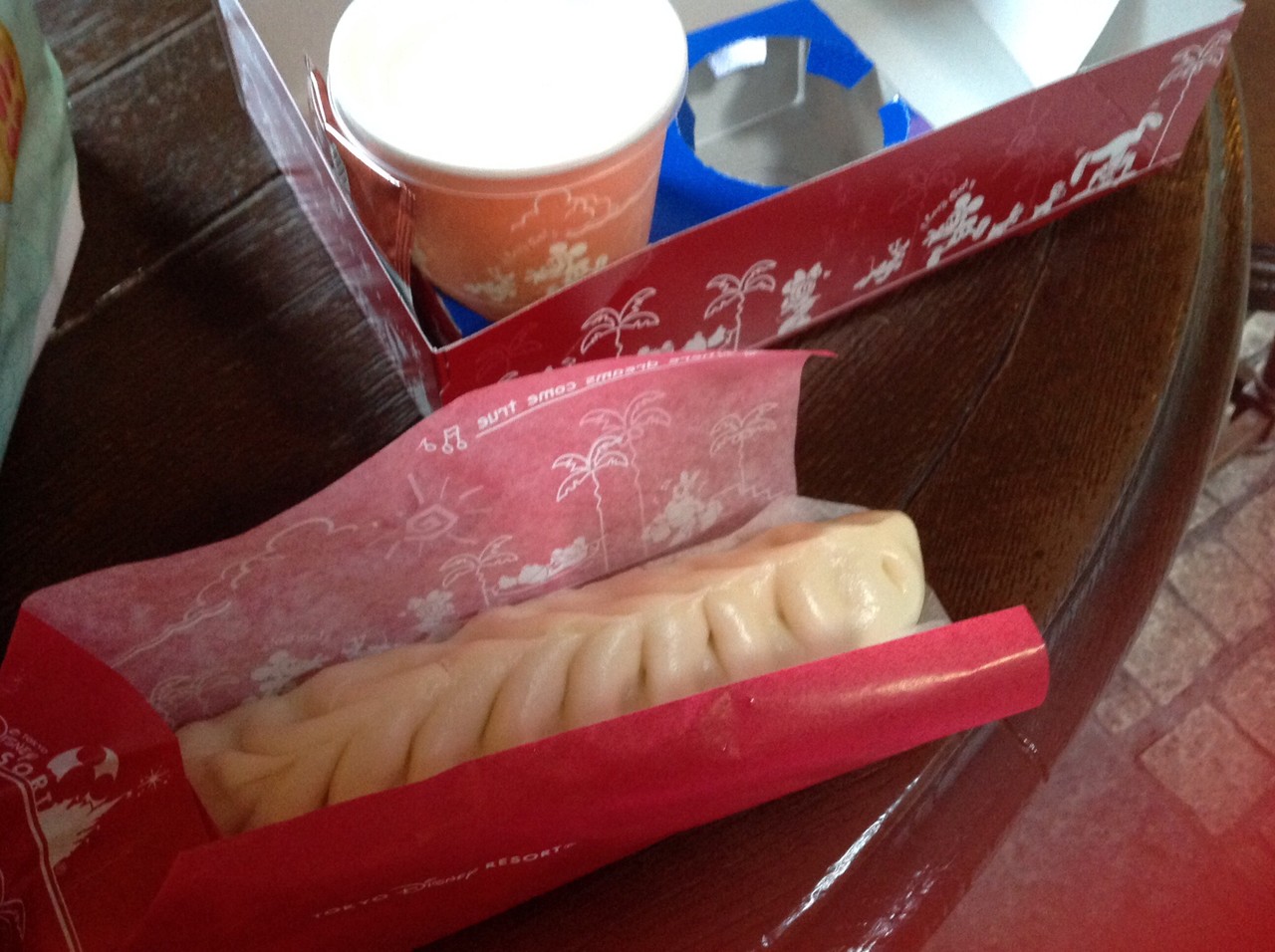 ディズニーシーで軽食を Aloha の風に乗って ディズニーシーで軽食を Aloha の風に乗って