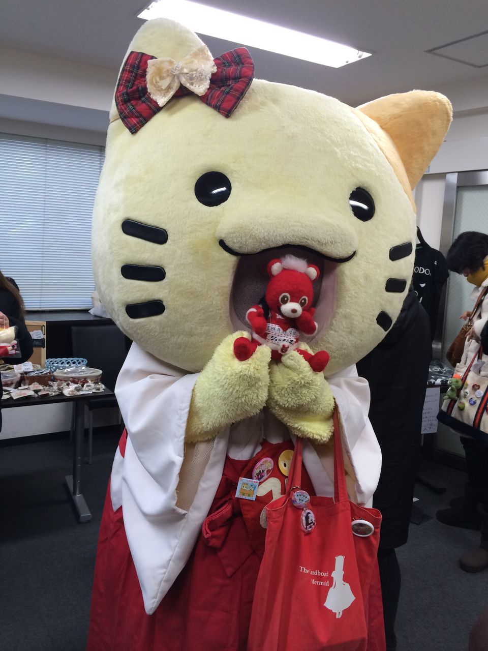 ジョージｚ断髪式の様子 大崎散歩14年12月29日 月 みっけちゃん 公式サイト 大阪府枚方市くずは