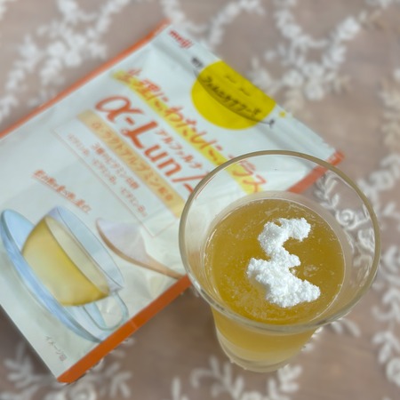 明治ほうじ茶に溶かして