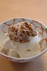 ����˥���