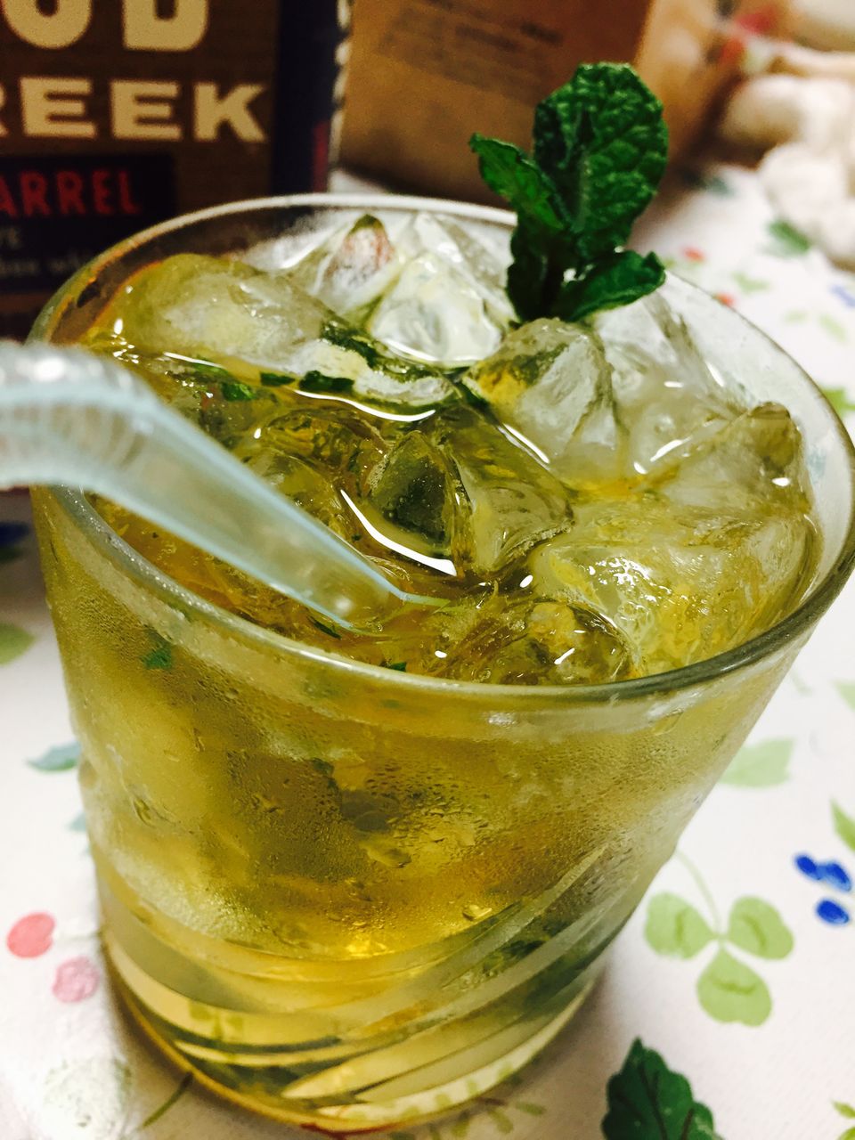 ミントジュレップ 材料 家の前で採ったミント あっ 察し 田舎でカクテル はじめてみました