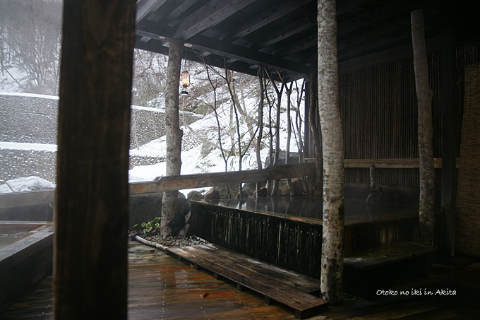 0225-3渓流沿い湯
