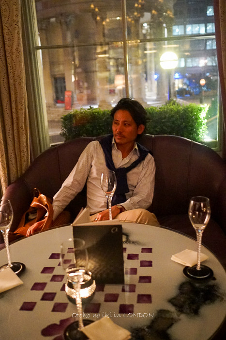 0810LONDONbar4月-23