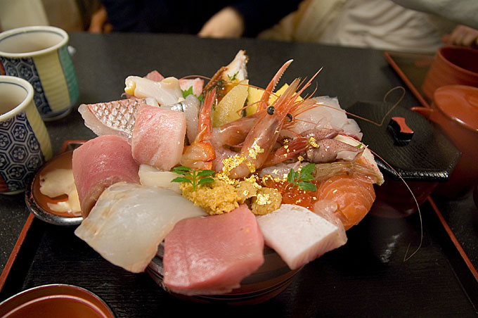 井ノ弥 金沢 近江町市場の海鮮丼 漢 オトコ の粋