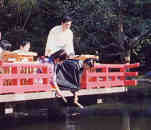 20010401-7-0