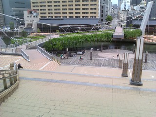 E20110615-022