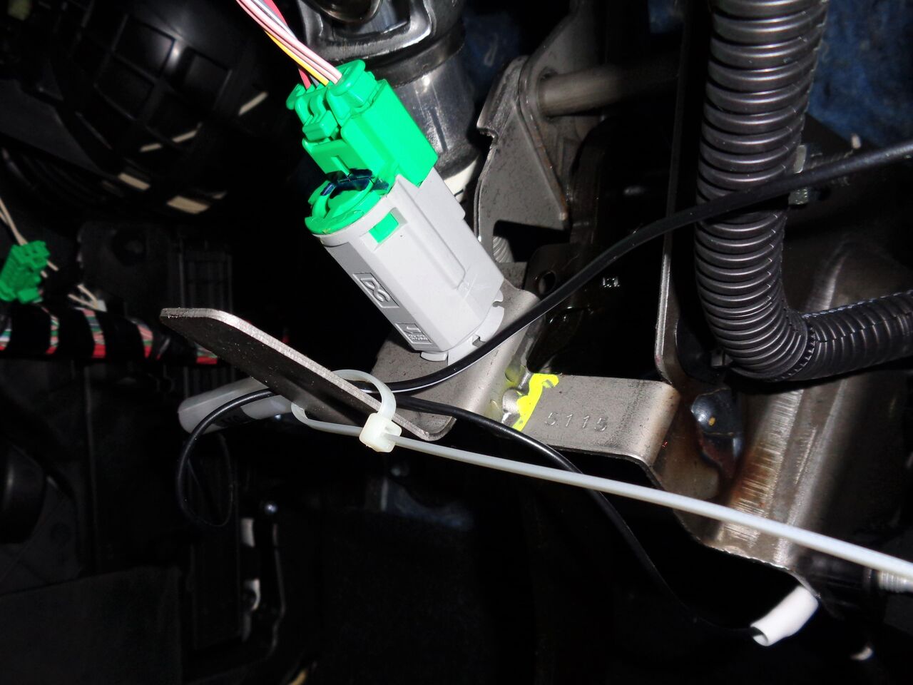 スッキリ Twingoのドライブレコーダー電源配線 60歳からの Porsche 987 Cayman S Pdk