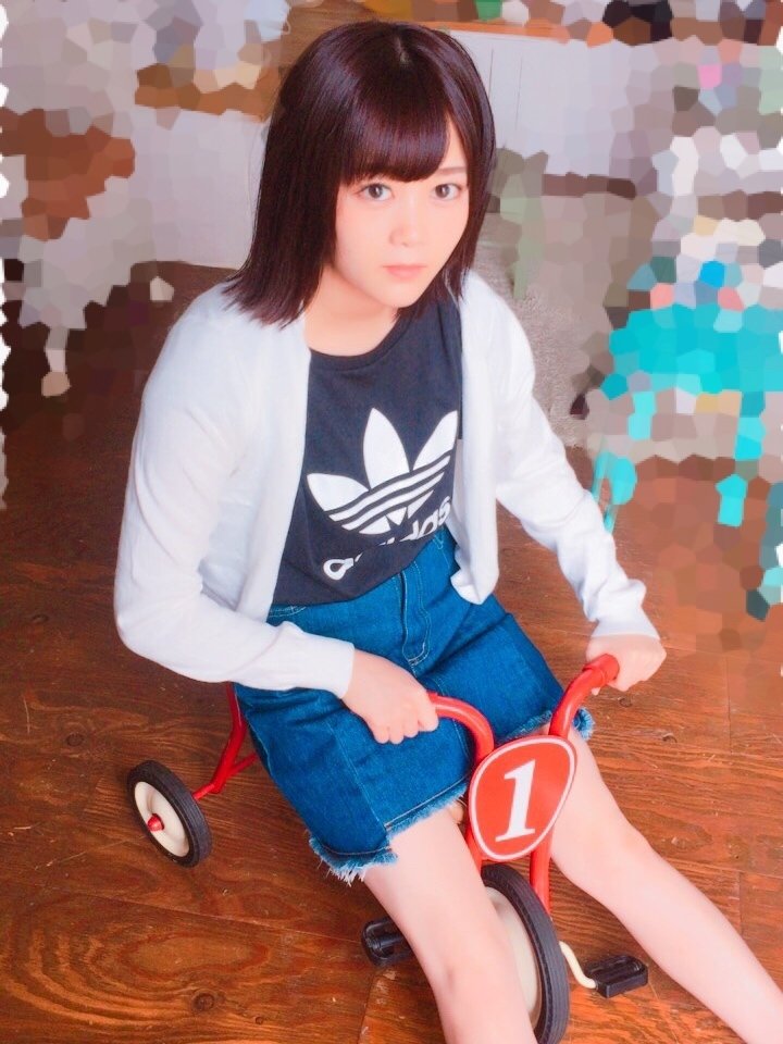 おぜかわすぎるwwwww 尾関梨香が三輪車に乗りながら見つめる おぜチャリ 写真をふーちゃんが公開 欅坂46まとめdx おぜかわすぎるwwwww 尾関梨香が三輪車に乗りながら見つめる おぜチャリ 写真をふーちゃんが公開 欅坂46まとめdx